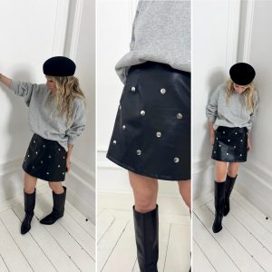 Jupe noire simili-cuir cloutée