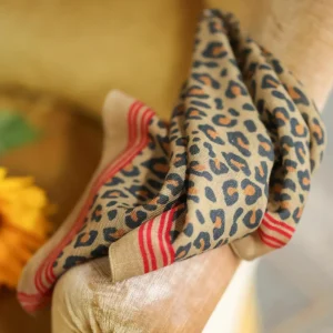 Foulard en laine petit format – Léopard Camel